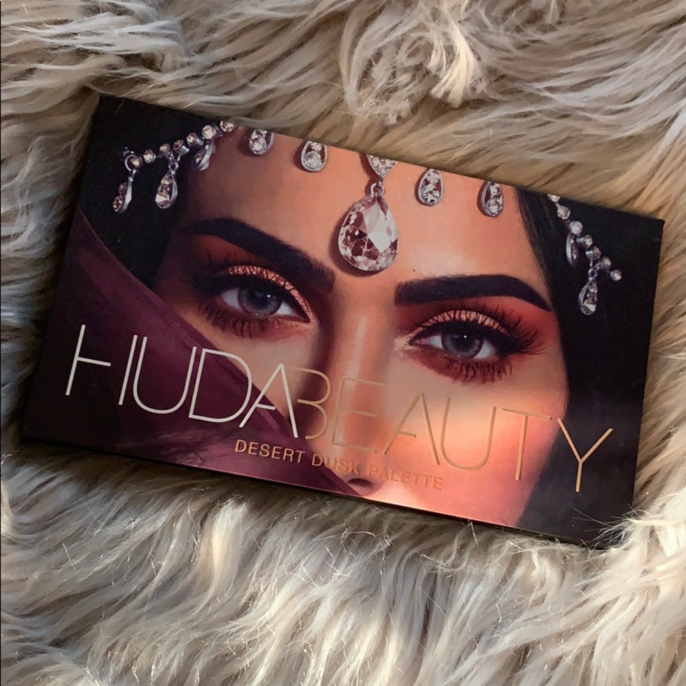 Huda Beauty Desert Dusk Palette